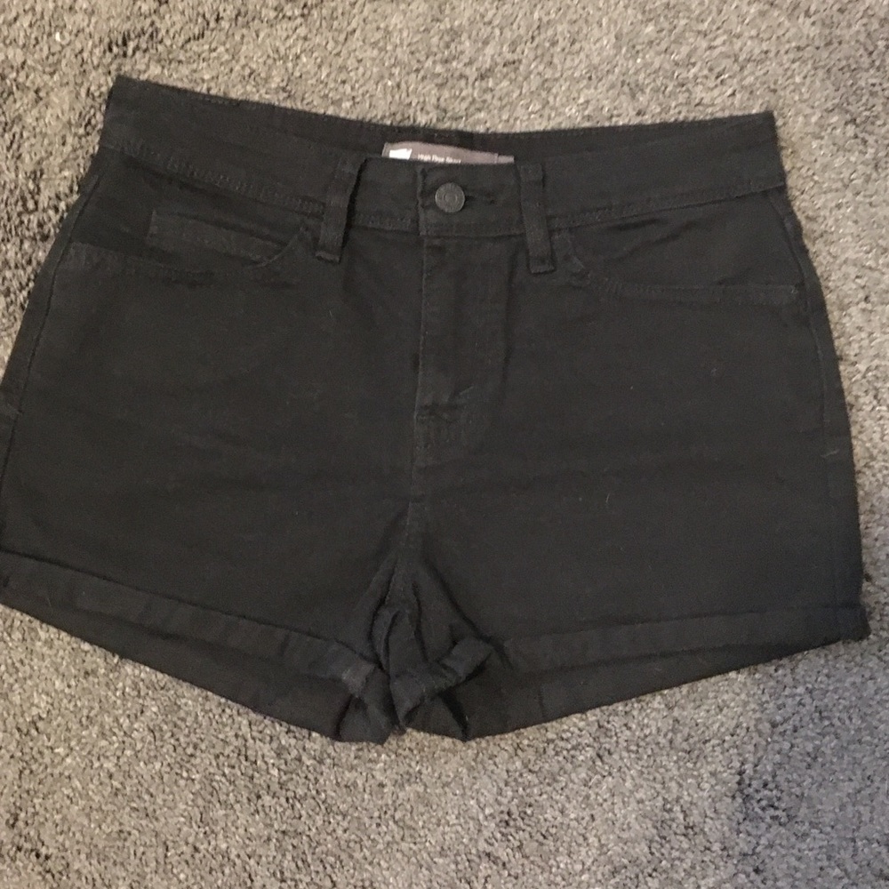 Levi’s black high rise shorts
